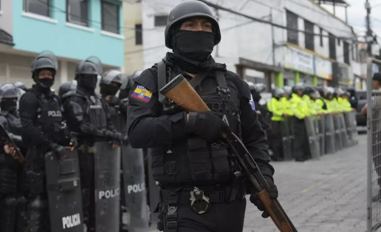 Secuestro de policías, explosiones y fuga de reos vive Ecuador tras estado de excepción